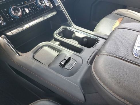 Used 2024 GMC Sierra 2500 AT4 w/ AT4 Premium Plus Package AWD/4WD image 20