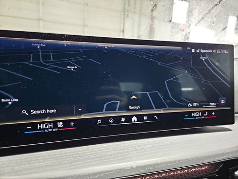 New 2026 BMW 330i Sedan w/ M Sport Package image 24