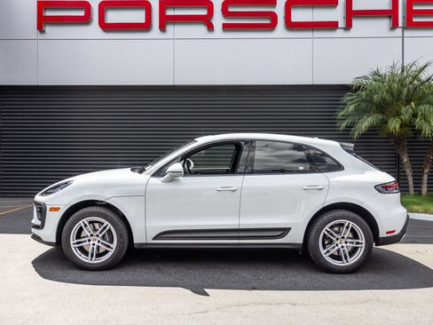 Certified 2023 Porsche Macan AWD/4WD image 2