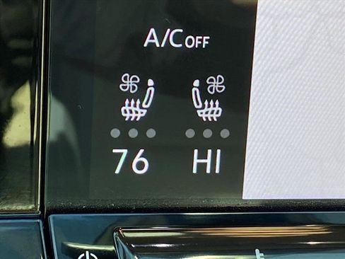 Certified 2024 Volkswagen Atlas SE w/ Panoramic Sunroof Package image 16