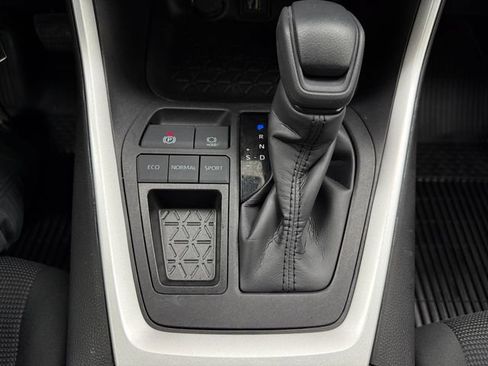 Used 2023 Toyota RAV4 LE FWD image 19