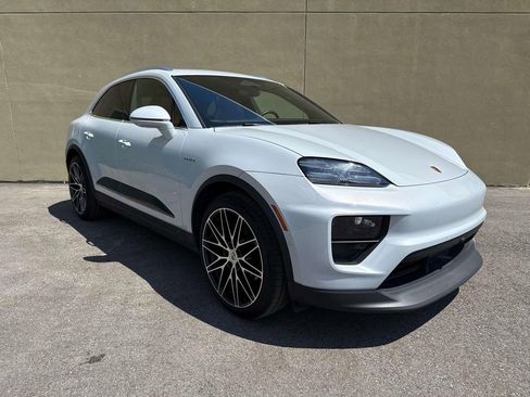 Used 2024 Porsche Macan 4 Electric image 7
