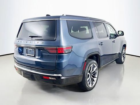 Used 2025 Jeep Wagoneer Series III w/ Premium Group I AWD/4WD image 7
