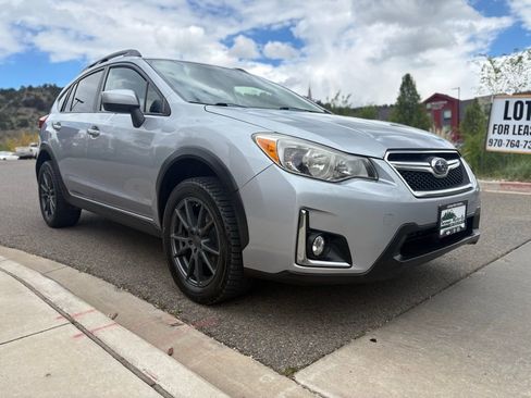 Used 2017 Subaru Crosstrek 2.0i Premium image 11