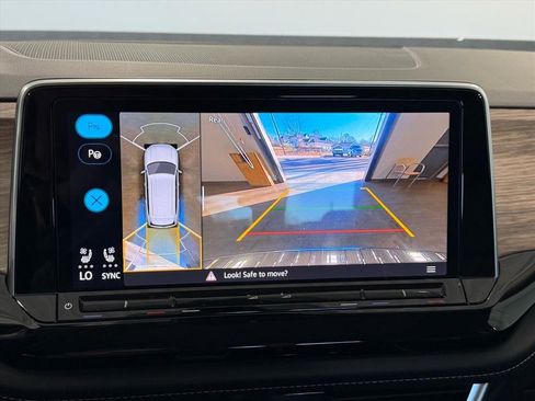 Used 2024 Volkswagen Atlas SEL Premium R-Line image 25