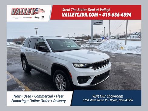 Used 2024 Jeep Grand Cherokee Laredo X image 1