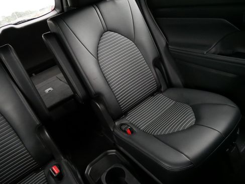 Certified 2025 Toyota Highlander XSE AWD/4WD image 14