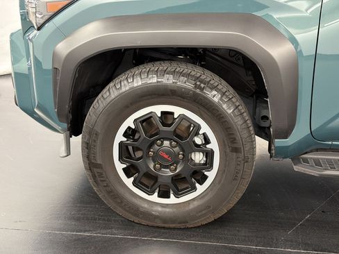Used 2025 Toyota 4Runner TRD Off-Road AWD/4WD image 13