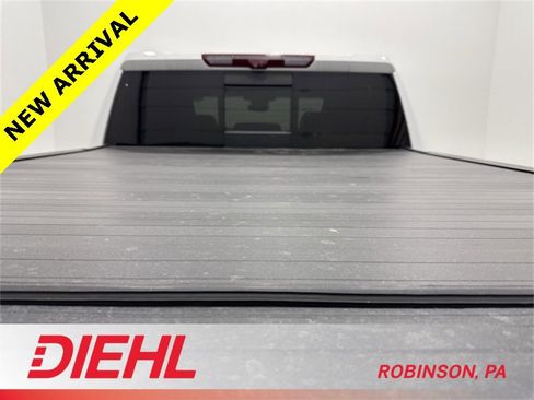 Used 2022 GMC Sierra 1500 AT4X image 11