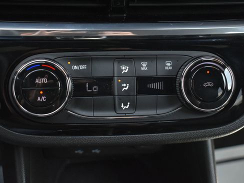 Used 2025 Buick Envista Sport Touring FWD image 28