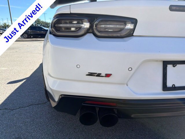 Used 2021 Chevrolet Camaro ZL1 RWD image 17