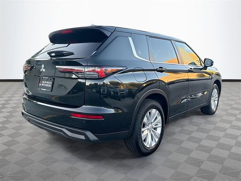 New 2026 Mitsubishi Outlander ES image 5