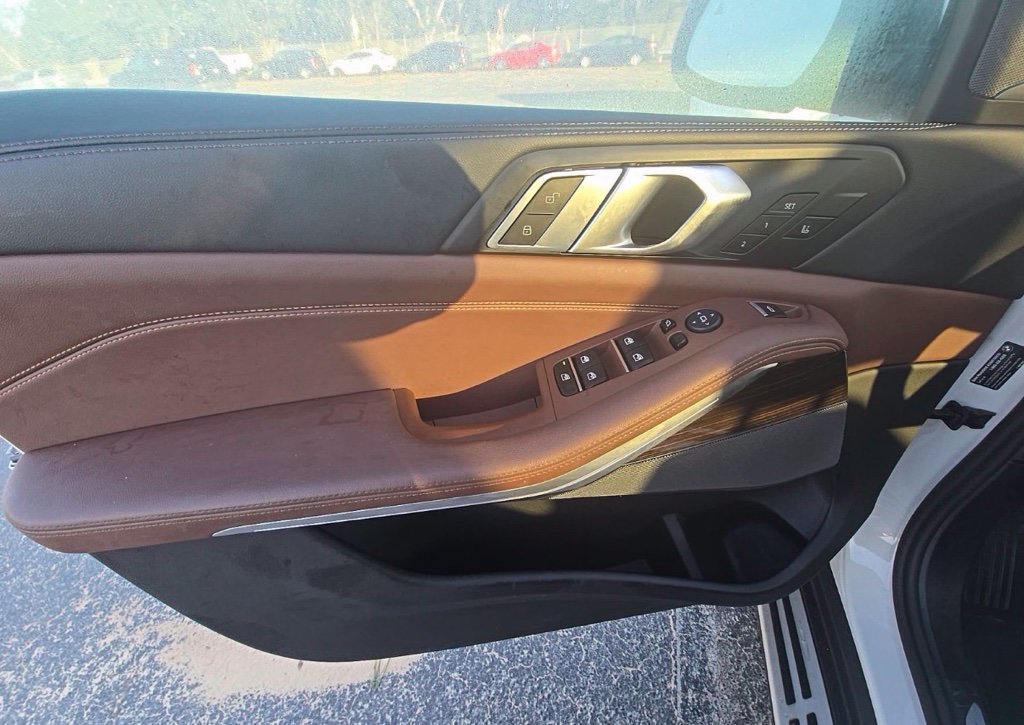 Used 2025 BMW X5 xDrive40i AWD/4WD image 11