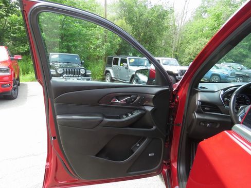 Used 2022 Chevrolet Traverse High Country image 10