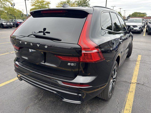 Used 2024 Volvo XC60 B5 Plus AWD/4WD image 2