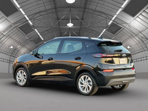 Used 2023 Chevrolet Bolt EUV LT FWD image 5