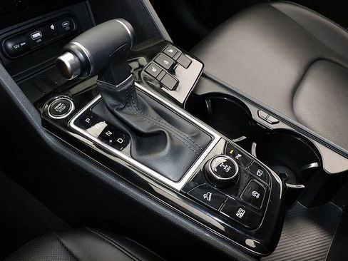 Used 2023 Kia Sportage SX image 21