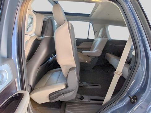 Used 2023 Lincoln Navigator Reserve image 29