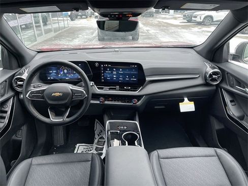 Used 2025 Chevrolet Equinox LT w/ Convenience Package II image 19