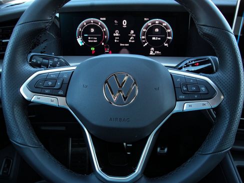 New 2026 Volkswagen Tiguan SE R-Line FWD image 16