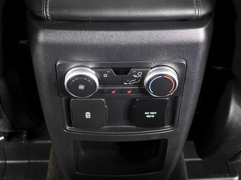 Used 2020 Ford Explorer Platinum w/ Premium Technology Package AWD/4WD image 26