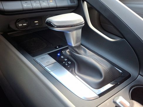 Certified 2025 Hyundai Elantra Sport image 14