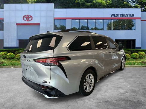 Certified 2023 Toyota Sienna XSE AWD/4WD image 4