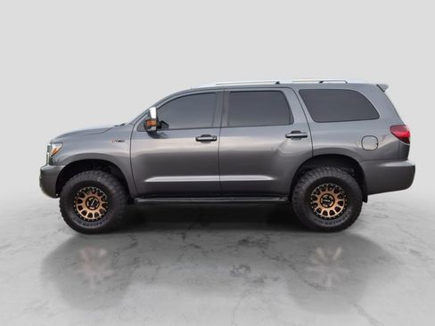 Used 2019 Toyota Sequoia SR5 AWD/4WD image 5