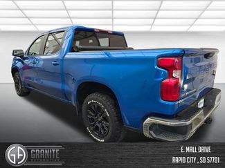 Used 2022 Chevrolet Silverado 1500 LT w/ Z71 Off-Road Package AWD/4WD video 3
