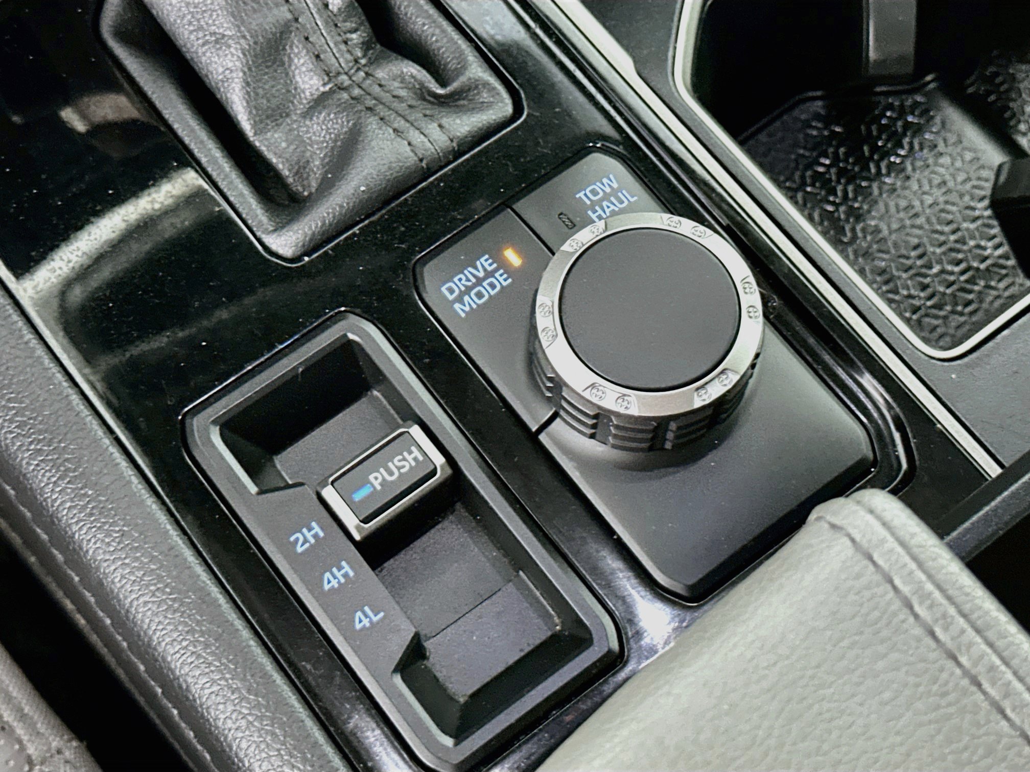Used 2024 Toyota Tundra Limited w/ Power Package AWD/4WD image 26