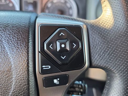 Used 2022 Toyota Tacoma SR5 w/ Technology Package image 21