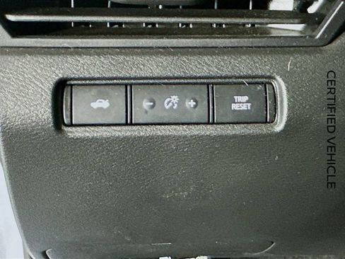 Certified 2023 Nissan Altima 2.5 SR FWD image 12