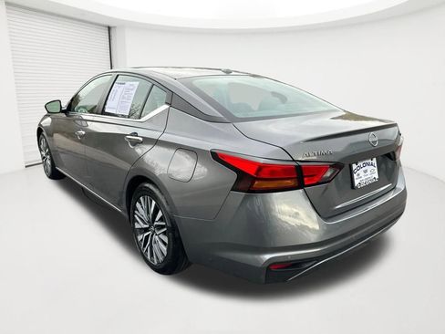 Used 2024 Nissan Altima 2.5 SV FWD image 7