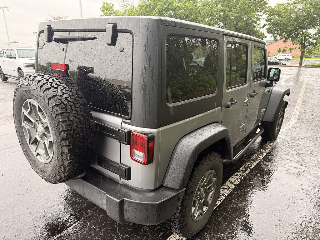 Used 2017 Jeep Wrangler Unlimited Rubicon w/ Connectivity Group AWD/4WD image 3