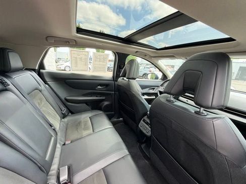 Used 2023 Nissan Ariya AWD image 23