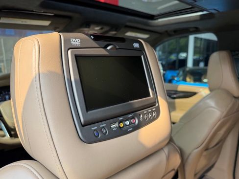 Used 2019 Cadillac Escalade ESV Platinum AWD/4WD image 33