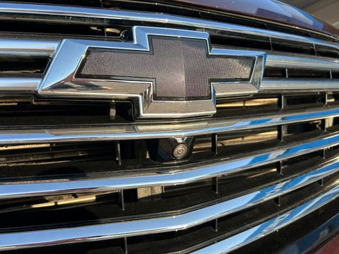 Used 2023 Chevrolet Traverse Premier image 3