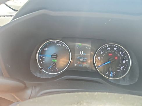 Used 2021 Toyota RAV4 LE AWD/4WD image 19