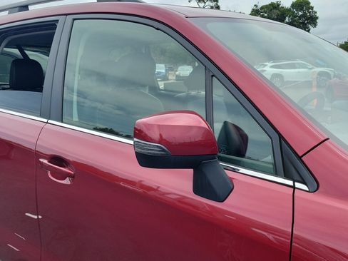 Used 2017 Subaru Forester 2.5i Touring AWD/4WD image 9