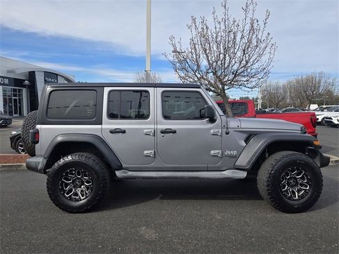 Used 2019 Jeep Wrangler Unlimited Sport S image 3