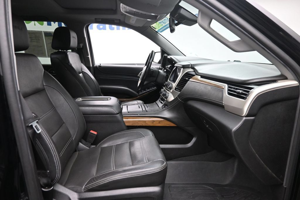 Used 2020 GMC Yukon XL Denali w/ Denali Premium Package AWD/4WD image 9