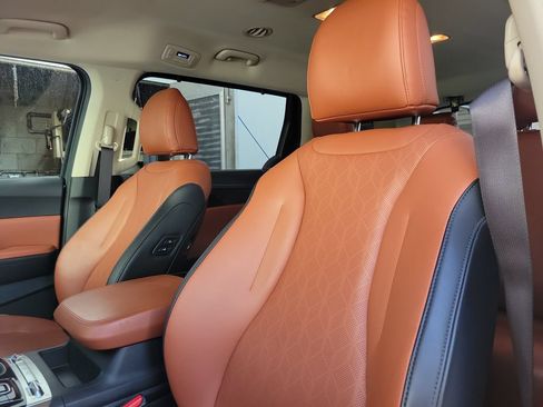 Certified 2023 Kia Carnival SX FWD image 18