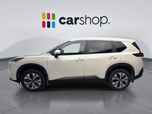 Used 2023 Nissan Rogue SV image 2