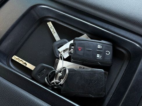 Used 2018 Chevrolet Silverado 1500 LT w/ All Star Edition image 51