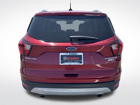 Used 2019 Ford Escape Titanium image 4