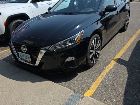 Used 2021 Nissan Altima 2.5 SR AWD/4WD image 2