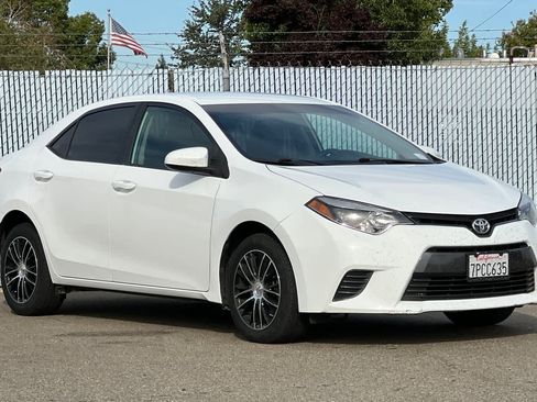 Used 2016 Toyota Corolla LE FWD image 7