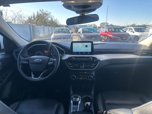 Used 2022 Ford Escape SEL image 12