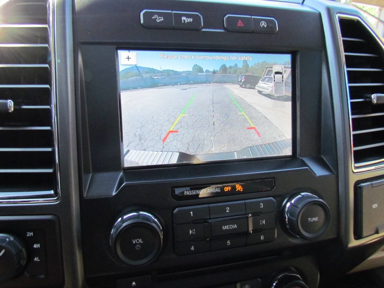 Used 2018 Ford F150 XLT w/ Equipment Group 302A Luxury AWD/4WD image 19