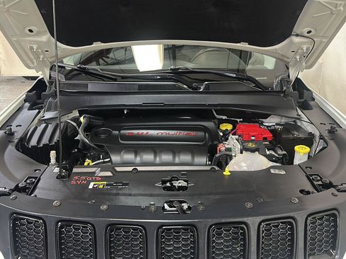 Used 2019 Jeep Compass Latitude AWD/4WD image 18